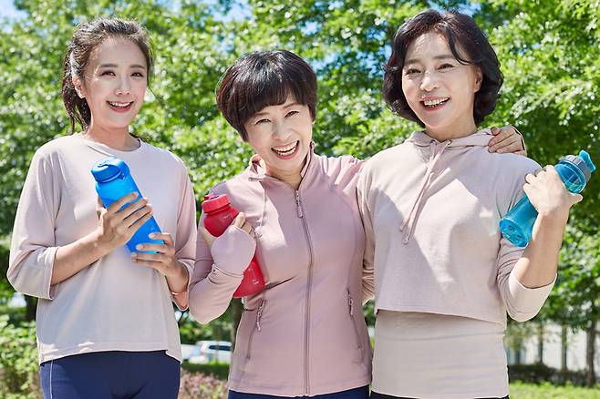 중년 여성의 호르몬 변화는 본격적인 폐경에 수년 앞서 시작된다. 사진=게티이미지뱅크