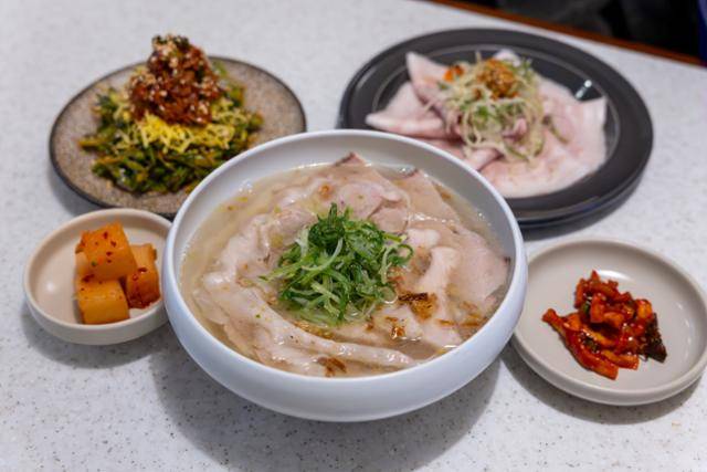 신민섭 셰프가 운영하는 서울 용산구 백랑의 흑돼지국밥