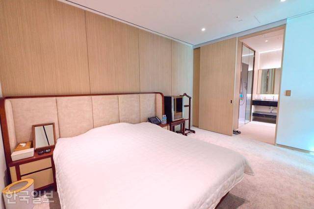 윤석열 전 대통령이 용산 대통령 집무실에 설치한 침대. 청와대 제공