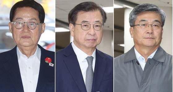 문재인 정부 시절이던 2020년 9월 서해에서 발생한 해양수산부 소속 공무원 피격 사건 은폐 혐의로 재판을 받아온 박지원 전 국가정보원장, 서훈 전 청와대 국가안보실장, 서욱 전 국방부 장관. 1심 법원이 최근 "증거가 부족하다"며 피고인 5명에게 무죄를 선고한 이후 검찰의 항소 여부가 주목되고 있다.[연합뉴스]