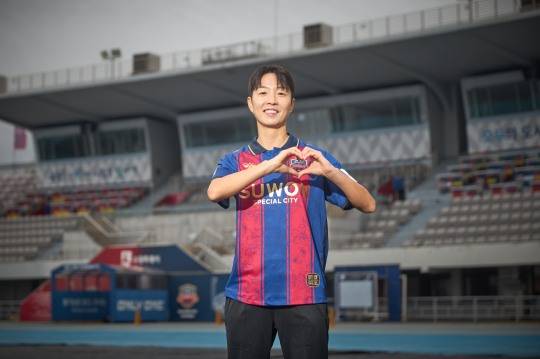 수원FC 입단한 김혜리. 사진[연합뉴스]