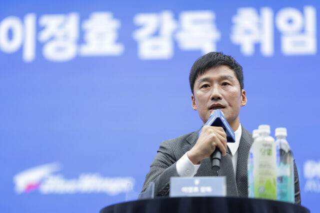 이정효 감독/수원삼성블루윙즈 제공