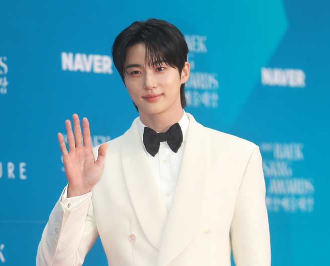 배우 변우석이 새해 첫날에 한 일 “모두가 희망 꿈꾸길”
