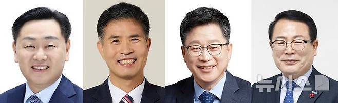[전주=뉴시스] 왼쪽부터 김관영 전북지사, 이원택 국회의원, 안호영 국회 기후에너지환경노동위원장, 정헌율 익산시장 순.  *재판매 및 DB 금지