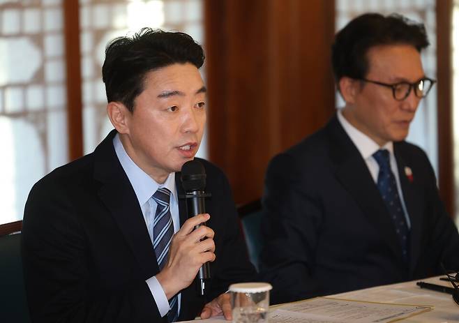 강훈식 대통령 비서실장이 12월21일 종로구 삼청동 총리공관에서 열린 고위당정협의회에서 발언을 하고 있다. ⓒ연합뉴스