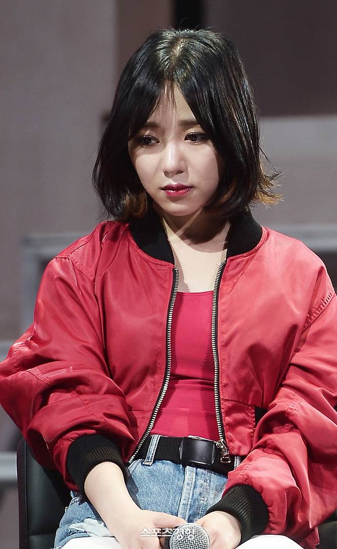 최근 자살 소동을 벌이며 폭로전을 이어가고 있는 AOA 출신 권민아. 사진 이선명 기자 57km@kyunghyang.com