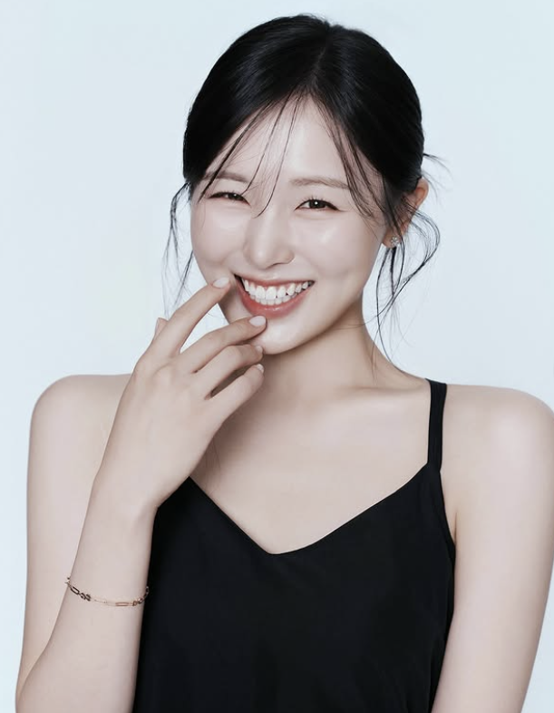 ▲ 김아랑은 초등학생 시절 처음 스케이트를 신은 뒤 20년이 넘는 시간을 쇼트트랙과 함께했다. 주니어 시절부터 두각을 드러낸 그는 빠르게 국가대표 시스템 안으로 들어왔고, 이후 한국 여자 쇼트트랙의 굵직한 국제대회를 거의 빠짐없이 경험한 선수로 커리어를 쌓아왔다. ⓒ김아랑SNS