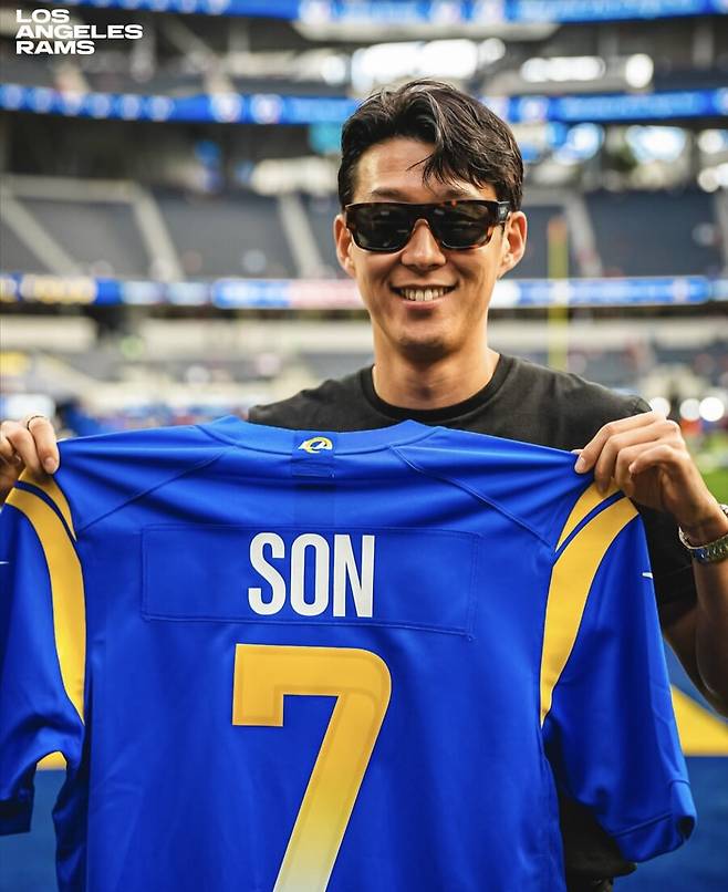 ▲ 손흥민은 LAFC 첫해 팀의 핵심 자원으로 자리잡으면서 월드클래스 기량을 잘 보여줬다. 서부 콘퍼런스 플레이오프 4강전에서 밴쿠버 화이트캡스를 맞아 후반 만회골과 추가시간 극장 동점골을 터뜨리는 원맨쇼를 펼쳐 놀라움을 안겼다. 아쉽게도 승부차기에서 첫 번째 키커로 나서 실축해 고개를 떨궜으나 MLS 레벨 이상의 실력을 증명했다. ⓒ LA램스