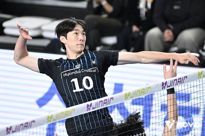 공격하는 현대캐피탈의 김진영 [한국배구연맹 제공. 재판매 및 DB 금지]