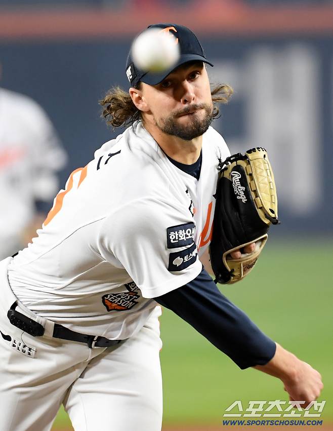 30일 대전 한화생명볼파크에서 열린 한국시리즈 4차전 한화 이글스와 LG 트윈스의 경기. 한화 와이스가 역투하고 있다. 대전=박재만 기자 pjm@sportschosun.com/2025.10.30/