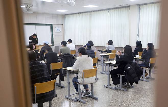 [서울=뉴시스] 김근수 기자 = 서울 강남구의 한 시험장에서 수험생들이 시험을 치르고 있다. (사진= 인사혁신처 제공) 2025.04.05. photo@newsis.com *재판매 및 DB 금지