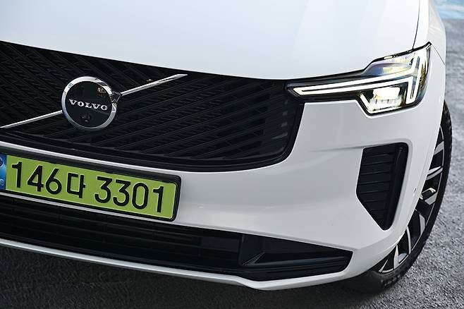 볼보 XC90 T8 리차지 AWD. 사진: 김학수 기자