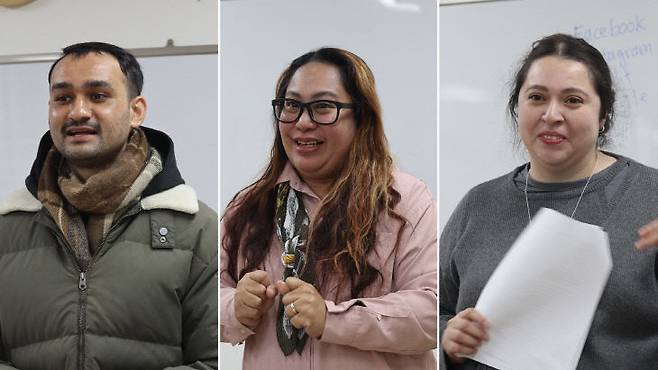 대전에서 유학한 외국인들이 취업과 정착에 대한 의견을 나누는 세미나에서 사가르, 바네사, 레이첼(사진 왼쪽부터) 씨가 각각 자신의 생각을 설명하고 있다. &nbsp; (사진=임병안 기자)