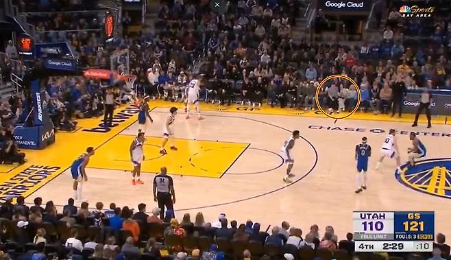 이 사장과 아들 임군이 경기장 맨 앞줄에서 관람하는 모습. /X(옛 트위터)