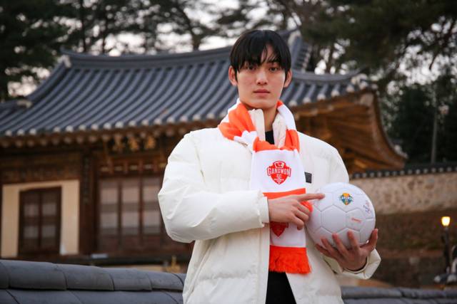 ▲ 강원FC가 U-20 국가대표 출신 골키퍼 김정훈 영입으로 골문 경쟁력을 강화했다.