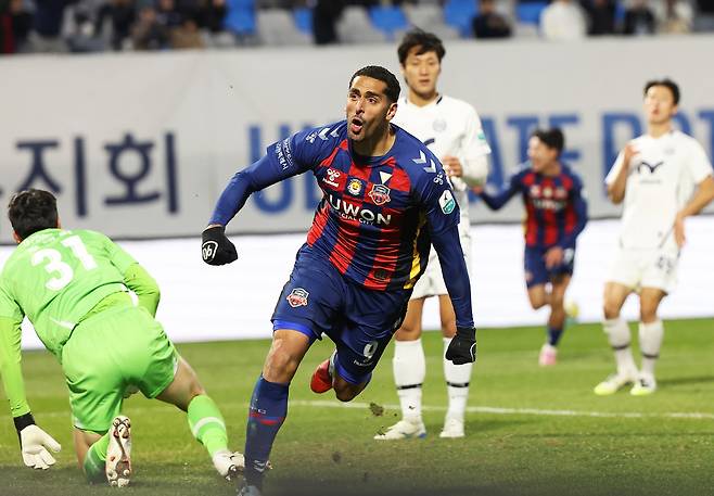 Suwon FC forward Pablo Sabbag, front center, celebrates scoring during a K League 1 match against Daegu FC at Suwon Sports Complex in Suwon, Gyeonggi, on Nov. 2, 2025. [YONHAP]