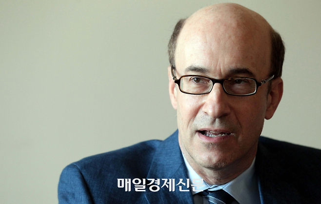 케네스 로고프 하버드대 경제학과 교수