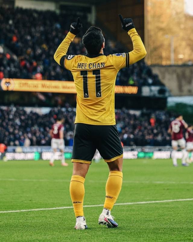 황희찬은 극심한 부진을 극복, 1골 1도움 활약하며 승리의 일등공신이 됐다. 문제는 ‘유리몸’이 또 깨졌다는 것이다. 그는 후반 61분 오른쪽 다리에 불편함을 느끼고 교체됐다. 사진=울버햄튼 SNS