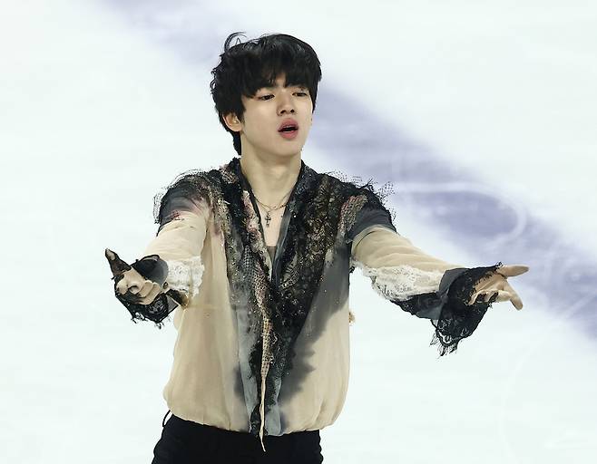 4일 서울 목동아이스링크에서 열린 제80회 전국남녀 피겨스케이팅 종합선수권대회 겸 국가대표 2차 선발전 남자 싱글 프리 스케이팅에서 차준환(서울시청)이 연기를 펼치고 있다. [연합]