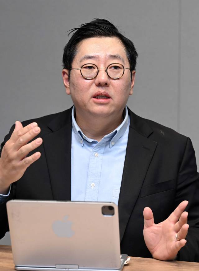 서용태 삼일PwC 파트너가 4일 서울 용산구 삼일PwC에서 서울경제신문과 인터뷰를 하고 있다. 조태형 기자