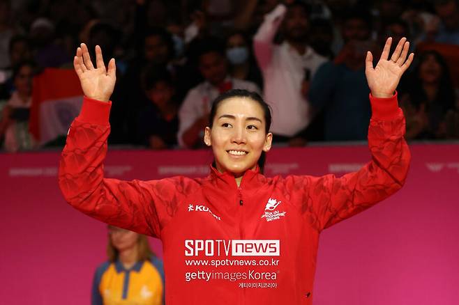 ▲ 첫 상대인 미셸 리는 만만찮은 랭커다. 중국계 캐나다 선수인 그는 지난해 홍콩 오픈과 호주 오픈에서 연속 준결승에 올라 상승세를 이어 갔다. 앞서 덴마크 오픈 8강행까지 감안하면 최근 흐름이 우상향 곡선을 그리는 까다로운 적수다.