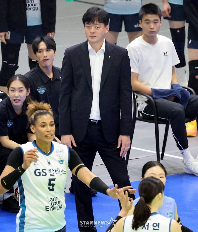 [한번에쓱]'9연승 도전한 현대건설 잡고' 세상을 다가진듯 신난 GS선수들