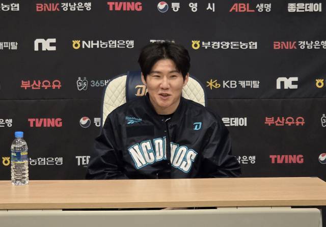 NC다이노스 주장 박민우가 5일 창원NC파크 인터뷰실에서 취재진의 질문에 답하고 있다./김태형 기자/