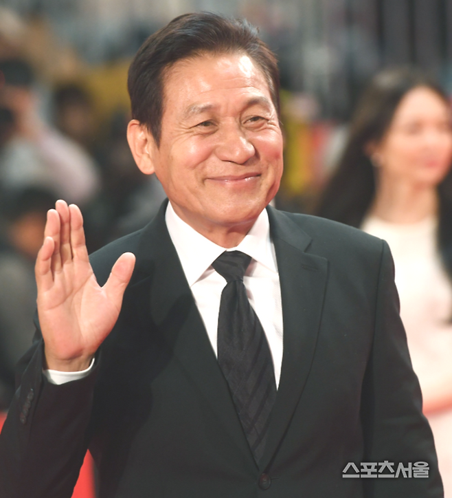 배우 안성기, 2017년 부산국제영화제 레드카펫에서. 스포츠서울DB