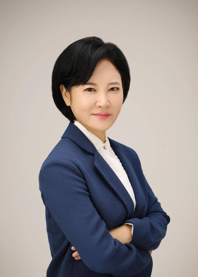 2020년 총선 전 더불어민주당에 영입된 이수진 전 판사. 이후 이 전 판사는 21대 총선 서울 동작을에 출마해 당선됐다. 더불어민주당 제공