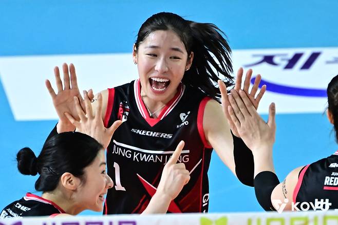 지난 1일 한국도로공사전에서 득점한 뒤 기뻐하고 있는 인쿠시. 사진=KOVO