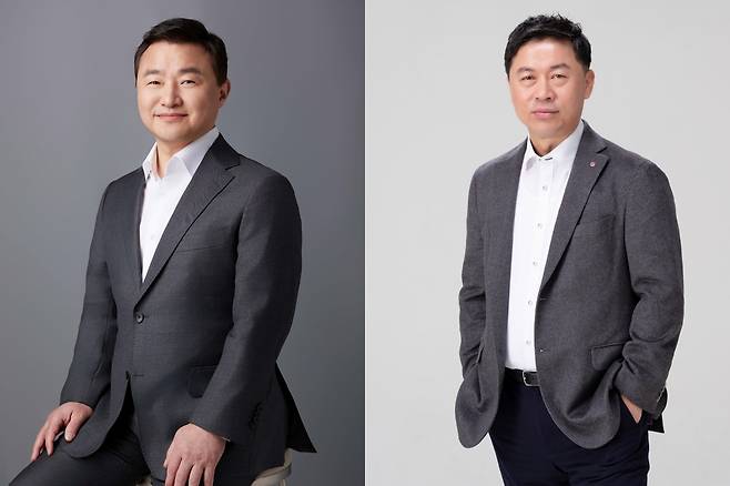 Samsung Electronics President and co-CEO Roh Tae-moon (left) and LG Electronics CEO Lyu Jae-cheol (Samsung Electronics, LG Electronics)