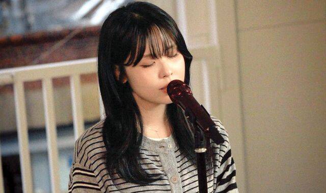 자신의 유튜브 채널에 공개한 드라마 '서른, 아홉' OST '이것밖에' 라이브 영상의 한 장면이다. 네이브 제공