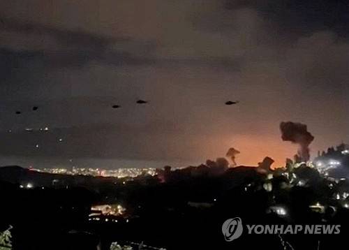 베네수엘라 상공에 포착된 미군 헬리콥터 [로이터 연합뉴스]
