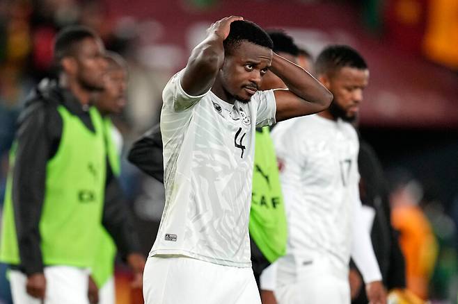 ▲ 홍명보호의 1승 제물이 맞다. 남아공은 아프리카 네이션스컵을 4전 2승 2패, 6득점 6실점이라는 성적표로 마감했다. 조별리그 B조에서 앙골라(2-1 승), 짐바브웨(3-2 승)를 잡았으나 이집트(0-1 패)에 패하며 2위로 16강에 올랐던 남아공은 토너먼트 첫 관문에서 아프리카 전통의 강호 카메룬의 벽을 넘지 못하고 짐을 쌌다. ⓒ연합뉴스/AP