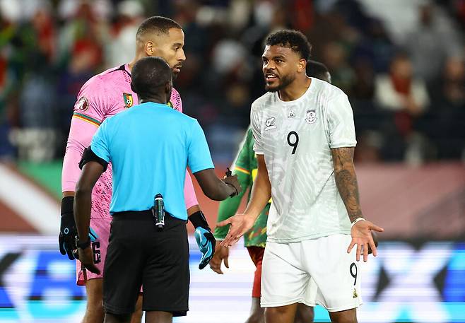 ▲ 홍명보호의 1승 제물이 맞다. 남아공은 아프리카 네이션스컵을 4전 2승 2패, 6득점 6실점이라는 성적표로 마감했다. 조별리그 B조에서 앙골라(2-1 승), 짐바브웨(3-2 승)를 잡았으나 이집트(0-1 패)에 패하며 2위로 16강에 올랐던 남아공은 토너먼트 첫 관문에서 아프리카 전통의 강호 카메룬의 벽을 넘지 못하고 짐을 쌌다. ⓒ연합뉴스/REUTERS