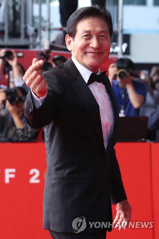 2019년 제24회 부산국제영화제 개막식에서 배우 안성기 [연합뉴스 자료사진]