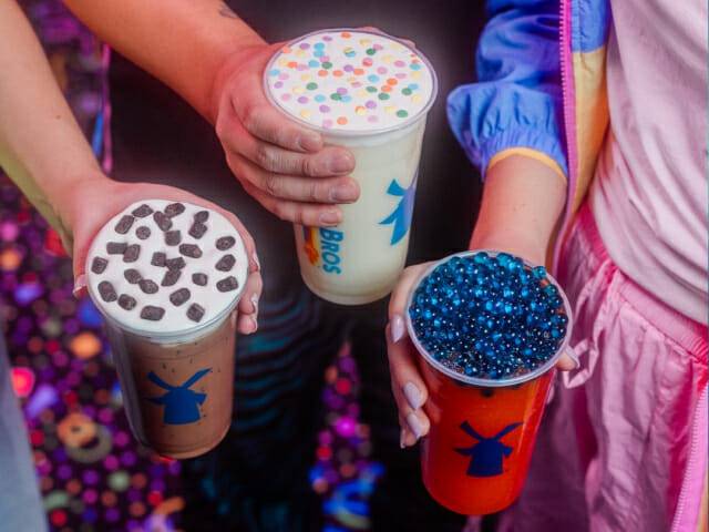 더치브로스에서 판매하는 음료 메뉴.(사진=회사 공식 인스타그램 캡처)