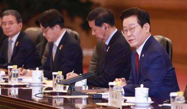 중국을 국빈 방문 중인 이재명 대통령이 5일 베이징 인민대회당에서 열린 시진핑 중국 국가주석과의 정상회담에서 발언하고 있다. 베이징=뉴시스
