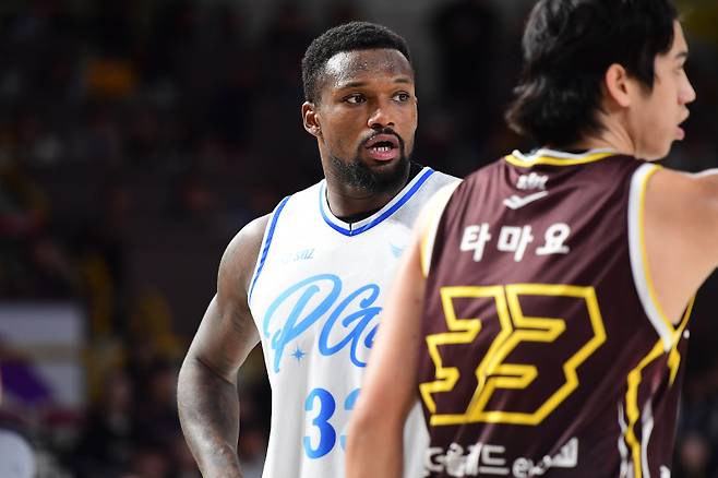 들쭉날쭉한 기량 탓에 짐을 싼 닉 퍼킨스. KBL 제공