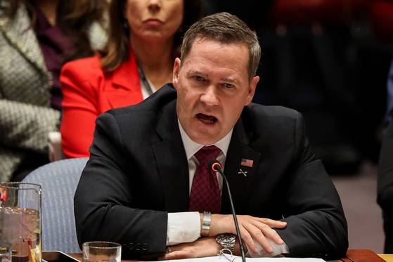 현지시간 5일 미국 뉴욕 유엔 본부에서 열린 유엔 안전보장이사회 회의에서 마이크 왈츠 미국 유엔 대사가 미국 공습과 베네수엘라 니콜라스 마두로 대통령 및 부인 실리아 플로레스의 체포에 대해 발언하고 있다. 로이터=연합뉴스