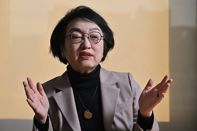 Kim Jin-ai, chief commissioner of the Presidential Commission on Architecture Policy, speaks during an interview with The Korea Herald at her office in downtown Seoul, Dec. 22. (Im Se-jun/The Korea Herald)