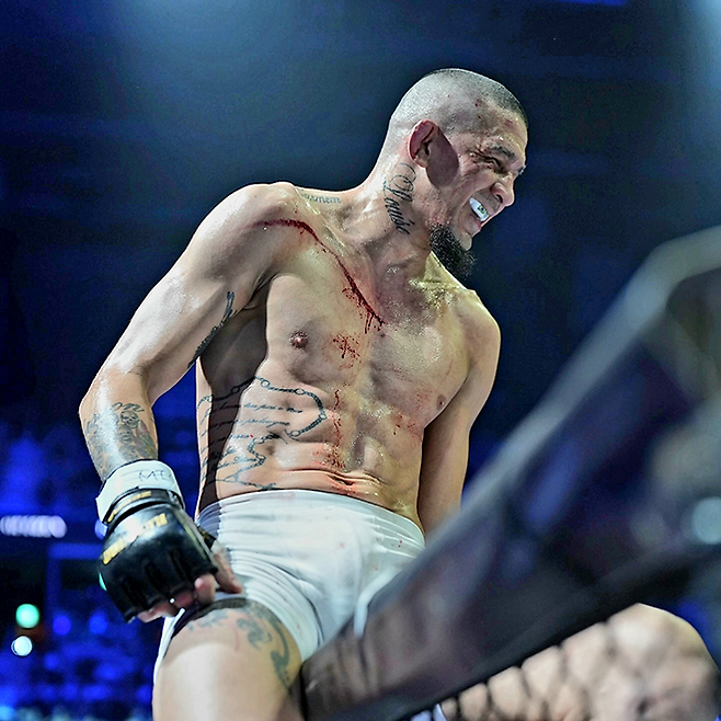 ‘노블레스’ 미우송 카스트루가 2025년 8월 인천광역시 영종국제도시 인스파이어 아레나 블랙컴뱃 15 웰터급 경기 승리 후 기뻐하고 있다. 사진=이데아 파라곤