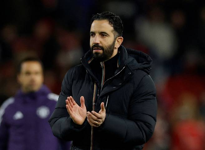 맨체스터 유나이티드가 또다시 새 사령탑을 찾아야할 위기를 맞았다. 사진은 맨유를 지휘하던 루벤 아모림. /사진=로이터