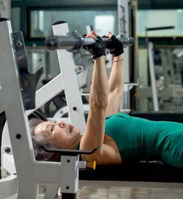 7년째 웨이트트레이닝을 하는 임종소씨. 운동 덕분에 고질적인 허리 통증이 사라진 것은 물론 시니어모델로 제 2의 인생을 시작하게 됐다.