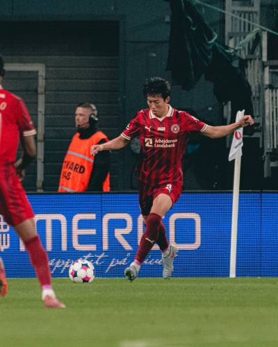 미트윌란 이한범이 지난해 10월 코펜하겐전에서 롱패스를 하고 있다. 미트윌란 SNS 캡처