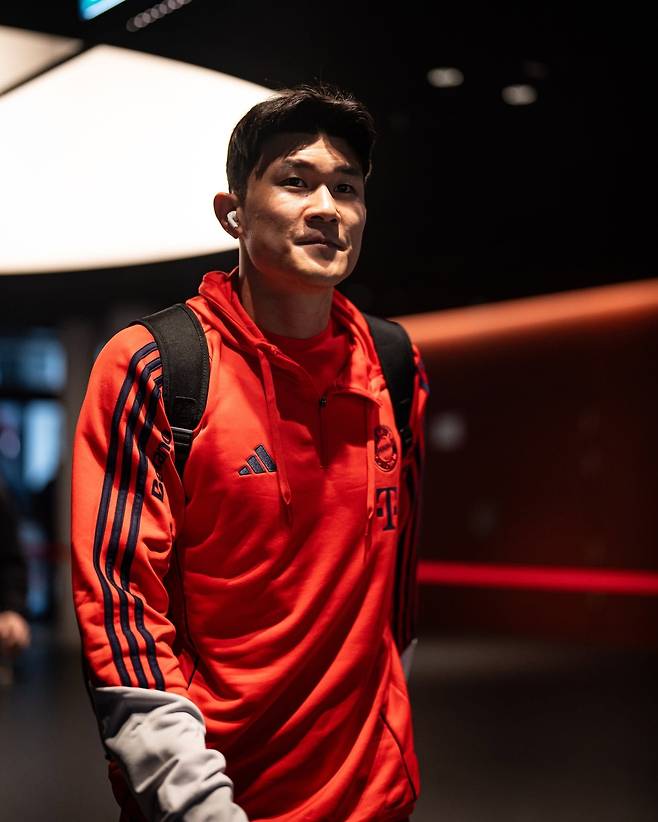 슈투트가르트 원정 경기를 위해 나서는 김민재. 바이에른 뮌헨 SNS 캡처