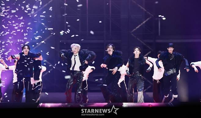 투어스 '멋진 블랙카리스마' [AAA2025 화보]