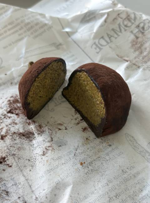 세 팀원이 공통으로 맛있게 느낀 대구 한 카페의 두쫀쿠 단면 사진