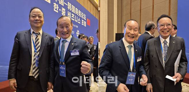 (좌측) 패션그룹형지 최병오 회장(오른쪽)이 방중 경제사절단 일정 중 한?중 비즈니스 포럼 자리에서 청위췬 CATL 회장(왼쪽)과 어깨를 나란히 한 모습 (우측) 한?중 비즈니스 포럼 자리에서 패션그룹형지 최병오 회장(왼쪽)과 TCL과기그룹 리동성 회장(오른쪽)의 모습 (사진=패션그룹형지)