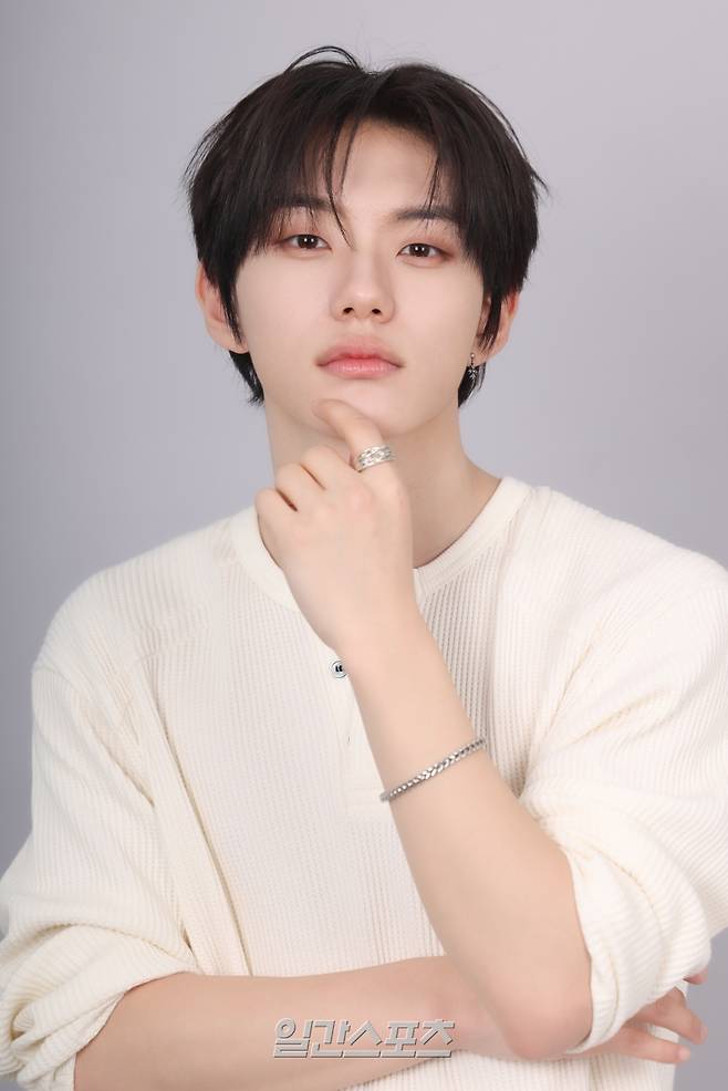 그룹 클로즈 유어 아이즈 서경배가 29일 오후 서울 중구 순화동 KG타워에서 진행된 일간스포츠와의 인터뷰에 앞서 포즈를 취하고 있다. 서병수 기자 qudtn@edaily.co.kr /2025.12.29/